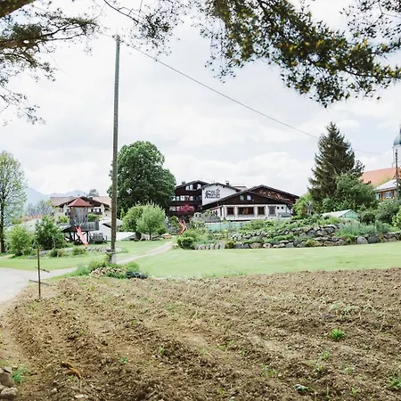 Der Baeren In Zell Отель Эйзенберг